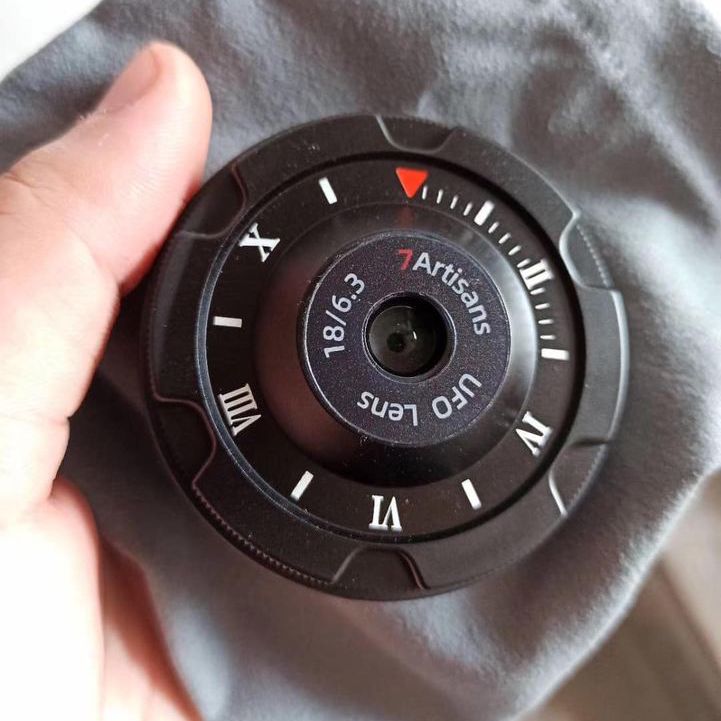 7Artisans-18mm-f6.3-lens-cap-2.jpg